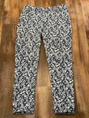 Chico's Platinum Artic animal print jeggings size Chicos sz 1 / US 8/ Med